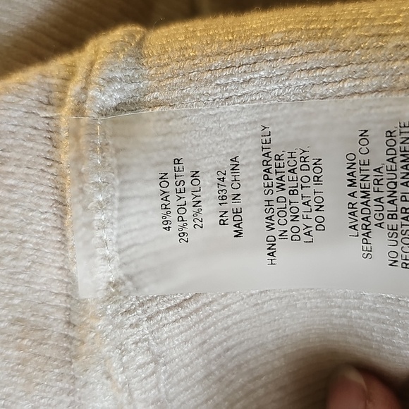 Sioni  Multipal Floral Patterned Long Sleeve Top. Super Soft. Size Meduim‎ Cream - Picture 8 of 12